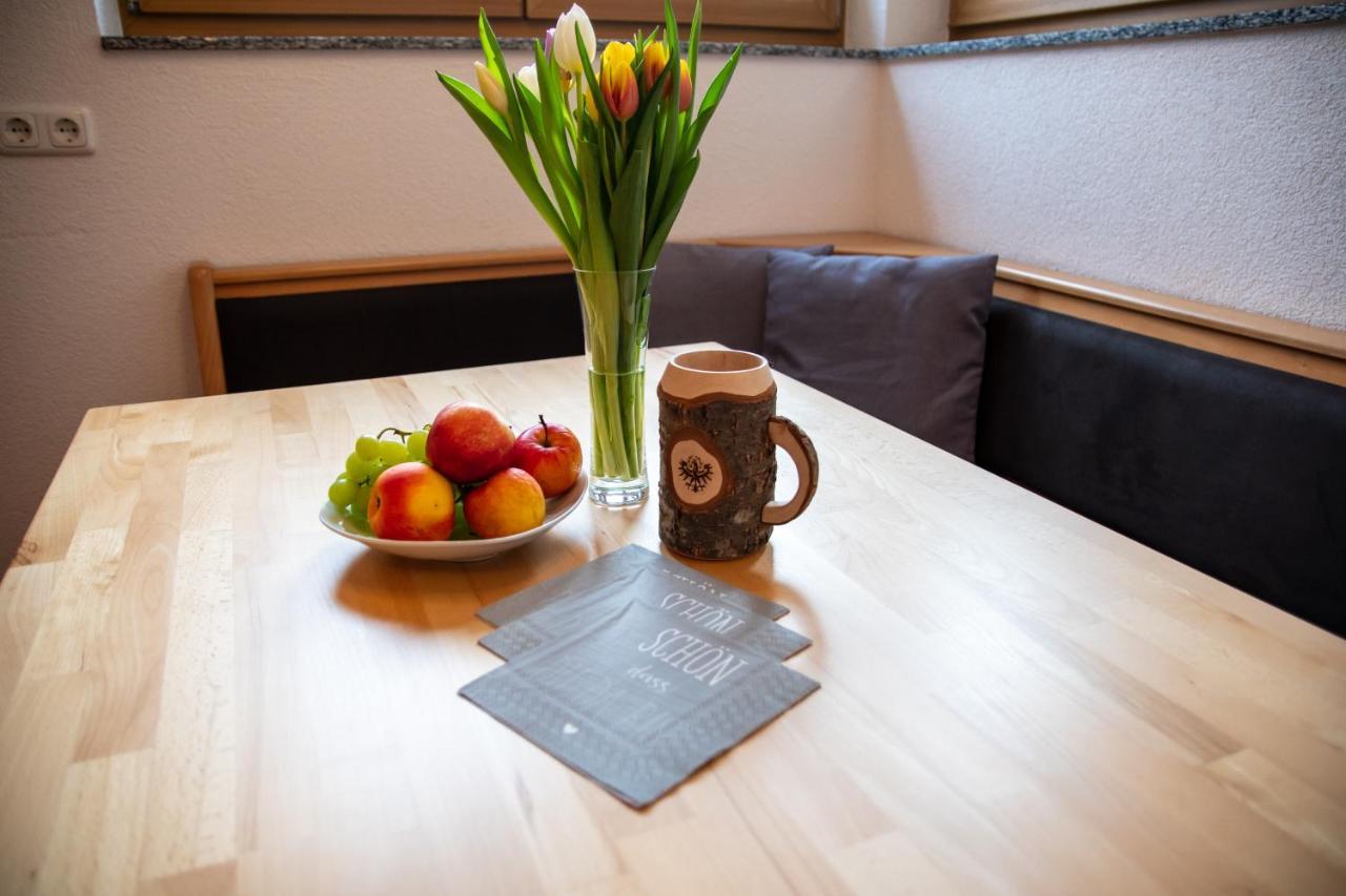 Haus Raggl Appartement Landeck Buitenkant foto